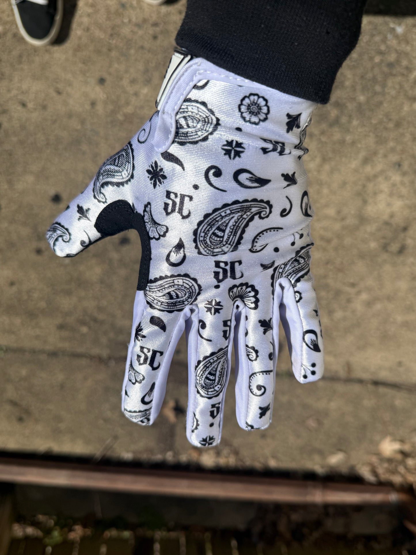SC paisley gloves