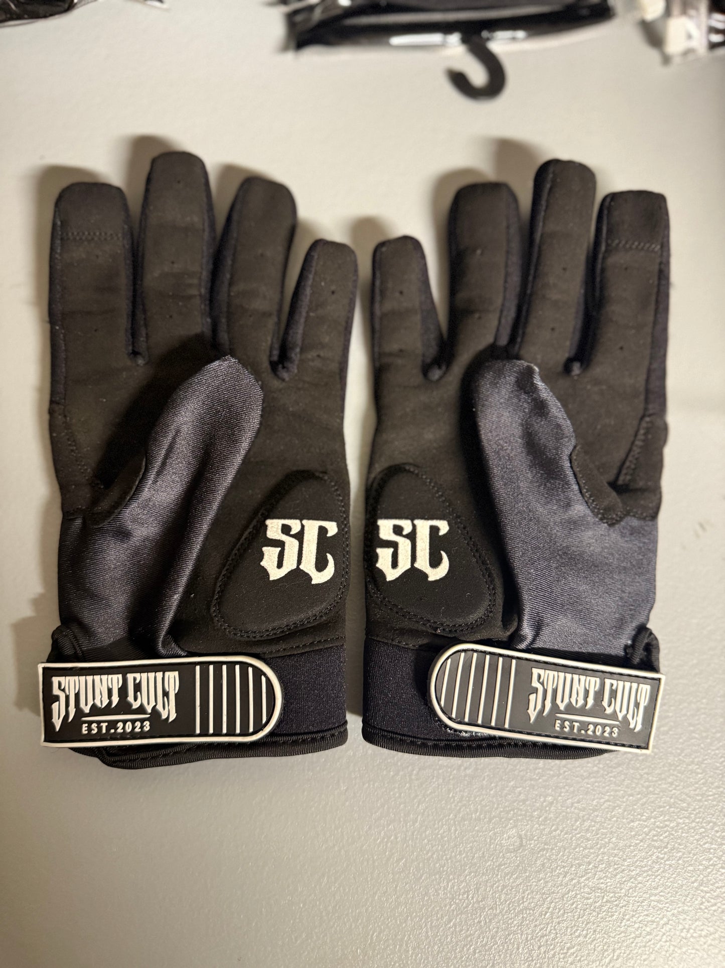 Ridin or Hidin SC gloves